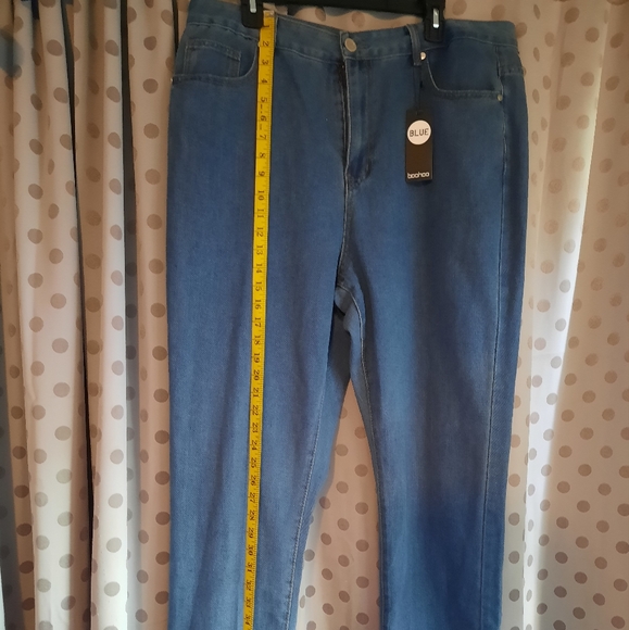 Plus High Rise Mom 👖 14 - Picture 4 of 10